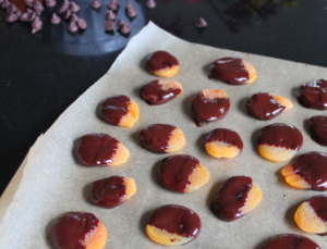 chocolate dipped apricots